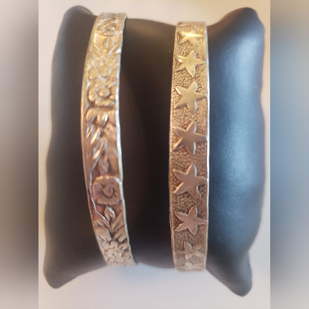 Vintage Pair of 9" Silver Bangle Bracelets. FF165